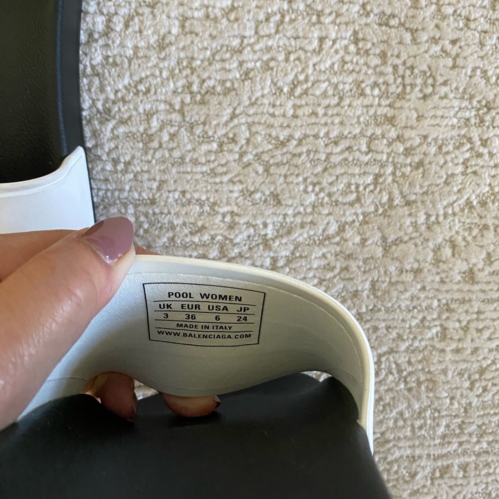 Balenciaga Pool Slides - Picture 4 of 4